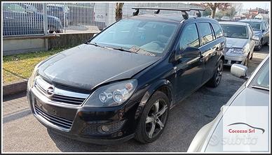 OPEL Astra H SW per ricambi