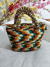 Borsa artigianale multicolore uncinetto con manici