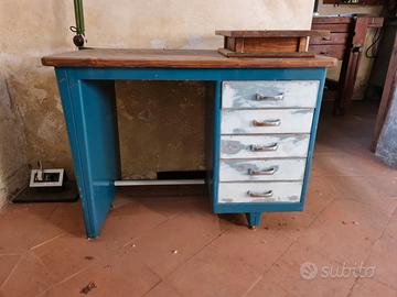 Scrivania anni '40 in metallo smaltato
