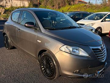 Lancia Ypsilon 1.2 69 CV 5 porte Elefantino