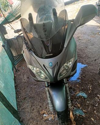 Scooter piaggio x9