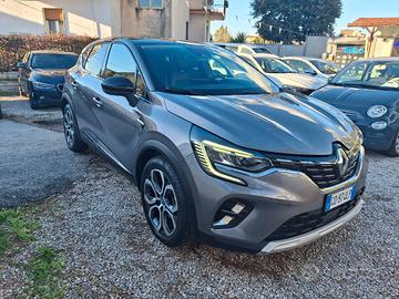 Renault captur 1.6 hybrid plug in 