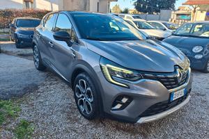 Renault captur 1.6 hybrid plug in 