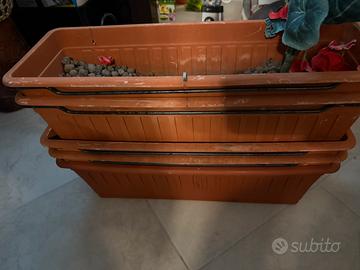 Vaso fioriere con portavasi da appendere