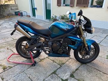 Triumph street triple 2011