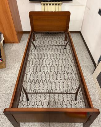 Letto singolo in legno (smontato)