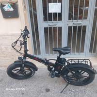 bicicletta con pedalata assistita 