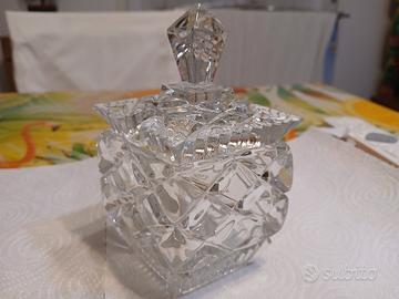 Bomboniera in cristallo. 