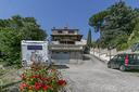 villa-di-275-m²-con-piu-di-5-locali-e-box-auto-dop