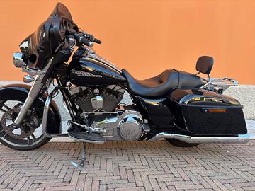 HARLEY DAVIDSON STREET GLIDE 1690 SPECIAL