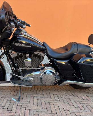 HARLEY DAVIDSON STREET GLIDE 1690 SPECIAL