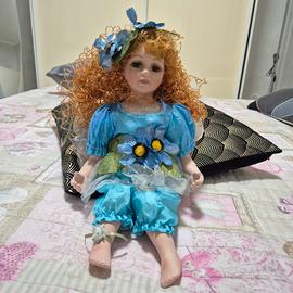 Bambola di porcellana