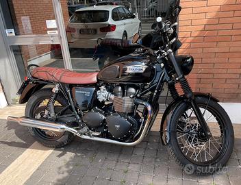 Triumph Bonneville T100 Black