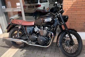 Triumph Bonneville T100 Black