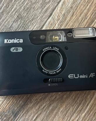 Macchina fotografica Konica