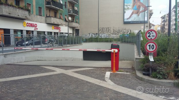 Posto moto in box. Zona Loreto Padova vle Monza