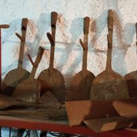 antichi tagliafieno, roncole e falcetti 