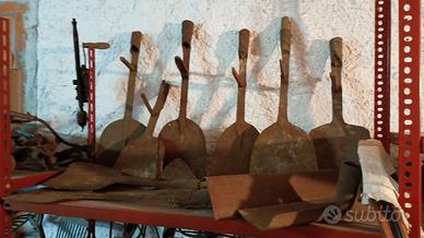 antichi tagliafieno, roncole e falcetti 