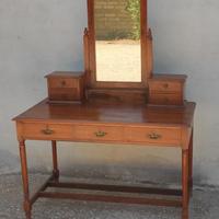 Toletta petinousse d'epoca in legno con specchio