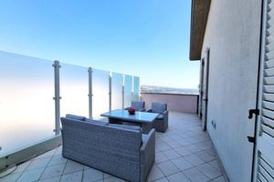 Appartamento di 145 m² con 5 locali e box auto a B