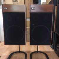 coppia rialzi stand in metallo  ...VENDUTI !