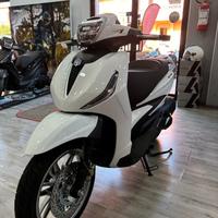 PIAGGIO BEVERLY 310 PARABREZZA E BAULE INCL.