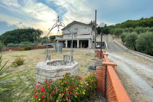Villa bifamiliare con terreno - casalbore