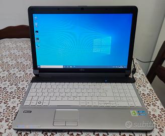 Notebook Fujitsu Intel i5 quad core 15 pollici.