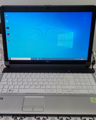 Notebook Fujitsu Intel i5 quad core 15 pollici.
