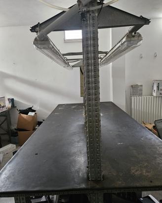 tavolo da lavoro in ferro