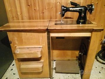 Macchina da cucire Visnova anni 50