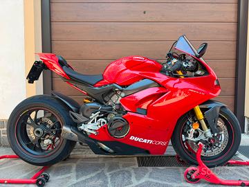 Ducati Panigale V4s Akrapovic