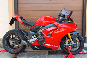 Ducati Panigale V4s Akrapovic