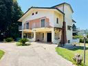 villa-singola-con-giardino-di-2-000-mq