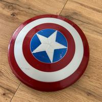 Scudo, borsette e gioco in scatola