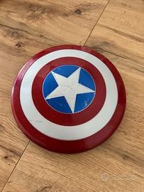 Scudo, borsette e gioco in scatola