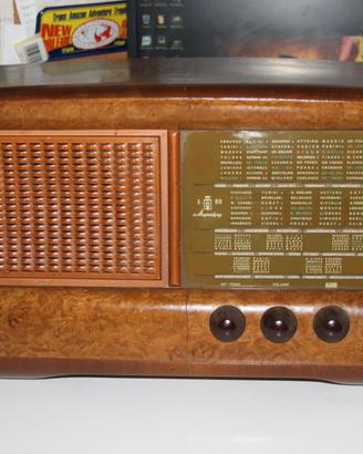 Radio a valvole da tavolo Magnadyne S-88 vintage d