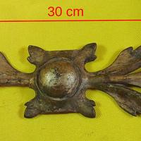 Antico fregio  in legno intagliato e dorato