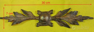 Antico fregio  in legno intagliato e dorato