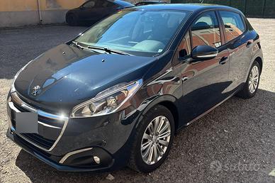 Peugeot 208 1.2 82 CV