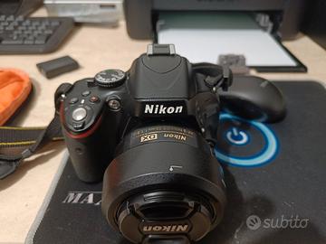 Macchina fotografica Nikon D5100 e accessori 