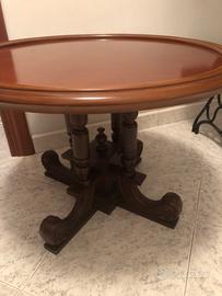 Tavolino di legno antico