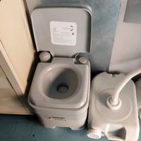 WC portatile più lavandino 