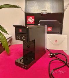macchinetta caffè illy 