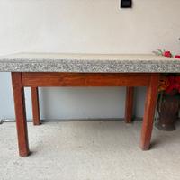 Tavolo con piano in marmo