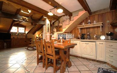 TRILOCALE RISTRUTTURATO SEMI INDIPENDENTE!