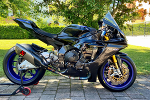 Yamaha r1m