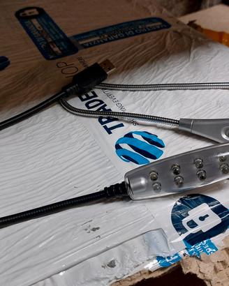 Luce led sa tastiera USB