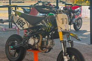 Pit bike