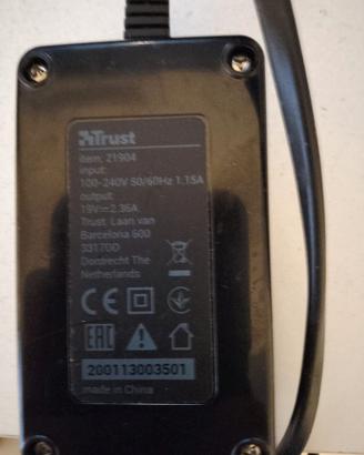Alimentatore universale per Notebook Trust